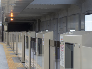 地下鉄のホーム