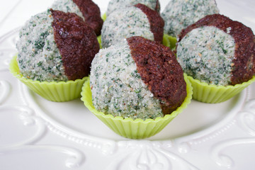 Healthy sweet  low carb spinach rafaello dessert balls