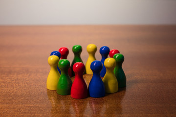 Toleranz, Kultur, Vielfalt, Zusammenhalt, Freunde, Akzeptanz, Glaube, Menschen, Hautfarbe, Religion, Unterschied, Rassismus, Team, Teamarbeit, Freundeskreis, Gespräch, Dialog, Teambuilding, Bunt links