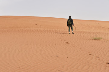 Fototapeta na wymiar wandern in der Sandwüste