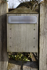 Boîte aux lettres en bois