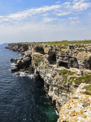 Yailata is situated 2 km south of Kamen Briag and 18 km northeast of Kavarna. It is a 300-acre seaside terrace, separated from the sea by rocky massifs with a height of 50 - 60 m.