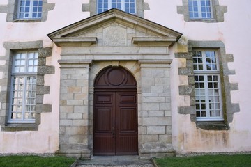 Fototapeta na wymiar saint-mien le Grand, bâtiment, mairie, église
