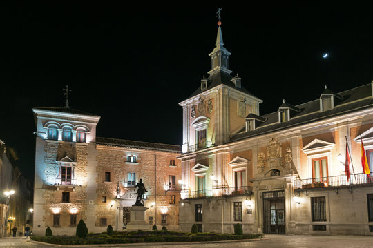 Night photo of Plaza de la Villa in City of Madrid, Spain