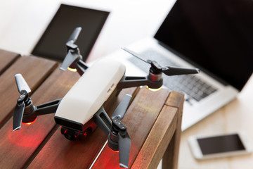 ドローンとウエアラブル端末