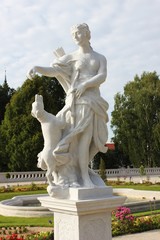 Rzeźba Diany w ogrodzie przy Pałacu Branickich w Białymstoku