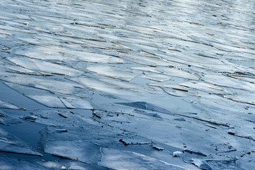 Eis und Wasser