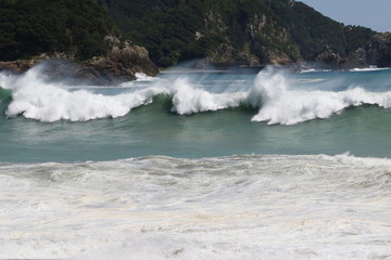 台風迫る海