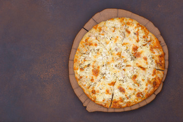 Pizza with chicken and cheese