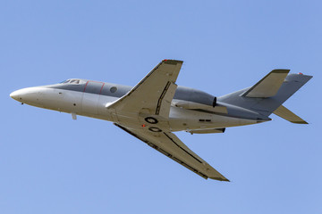 Start eines kleinen Militärjets