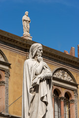 Fototapeta na wymiar Statue of Dante in Verona - Veneto Italy