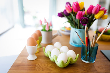 Obraz na płótnie Canvas Easter concept, painting of easter eggs