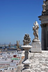Fototapeta premium A fragment of the Cathedral of the Holy Cross in the old maritime city of Cadiz is considered one of the largest in Spain.