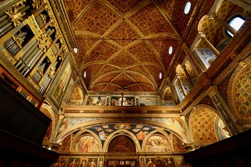 Fototapeta na wymiar ミラノの教会のフレスコ画