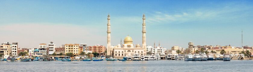 Fototapeta premium Harbor of Hurghada in Egypt