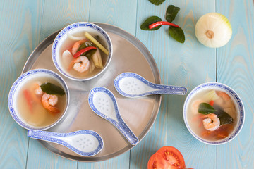 Fototapety  Tajska zupa w miseczkach