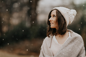 Portrait de femme sous la neige