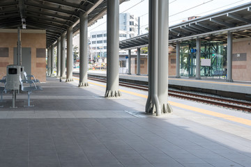 benches rest at the Athenian railway station