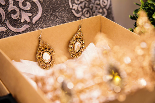 earrings for the bride in the box