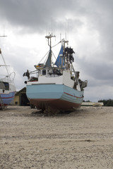 Fischkutter am Strand