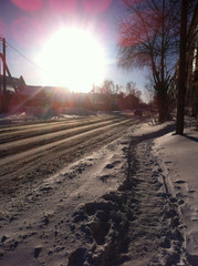 вид на дорогу зимой в городе