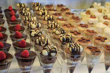 Semifreddi decorati in gelateria