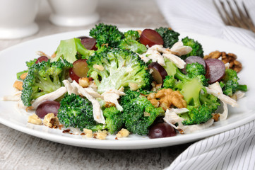 Broccoli salad with chicken