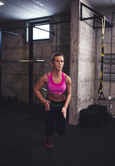 Fototapeta na wymiar Fitness woman exercise in the gym.