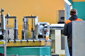 Cnc milling machine operator