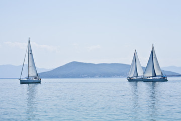 Naklejka premium Barche a vela in Grecia.
