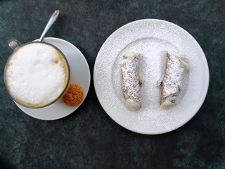 Cannoli Sicilani, Sicilian pastry dessert