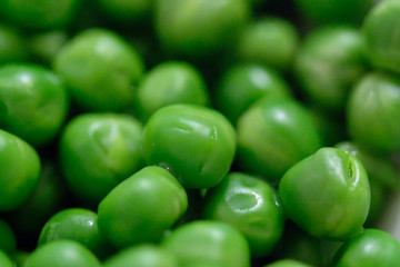 Boiled green peas