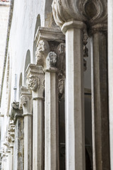 Obraz premium Detail of the columns in Dominican Monastery in Dubrovnik, Croatia