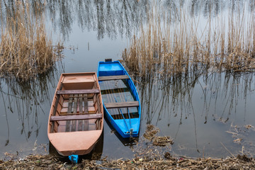 Naklejka premium wooden river boat