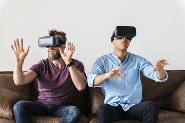 Fototapeta premium Men enjoying VR