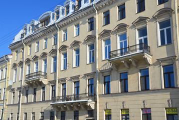 Санкт-Петербург, набережная реки Фонтанки, дом 28. Доходный дом Оржевского, левая часть. 1842 год