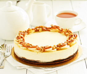 A wonderful caramel cheesecake with homemade caramel, nuts and chocolate.