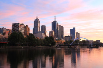 Fototapeta na wymiar Melbourne dawn cityscape Australia