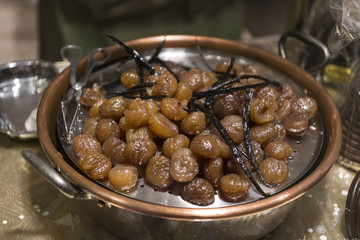 Bassine de marrons glacés 