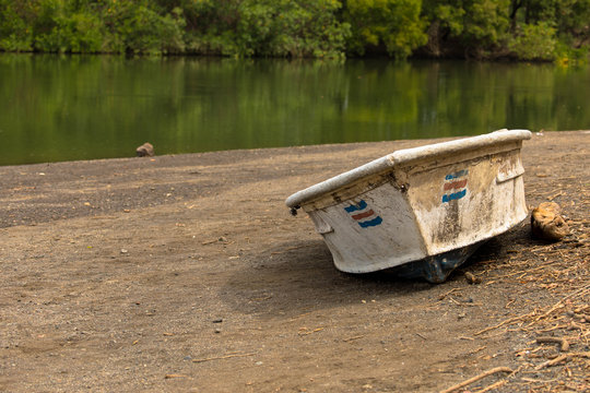 Anglerboot mit Costa Rica Flagge