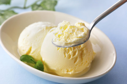 アイスクリーム の写真 ロイヤリティフリーの画像 グラフィック ベクターおよびビデオ Adobe Stock