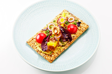 belegtes gesundes knäckebrot