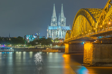 Kölner Dom bei Nacht