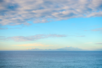 Naklejka premium Landscape of the Mountain and sea with cloudy in the morning. View from the ferry to South Island, New Zealand.