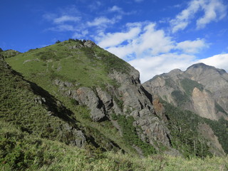 台湾・完美谷から雪山を望む