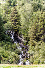 Cascade dans les alpes