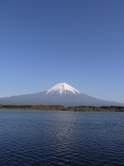田貫湖　富士山。静岡　日本。11月中旬。