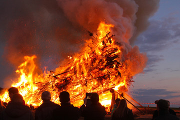 Osterfeuer in Niedersachsen
