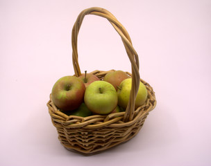basket with apples