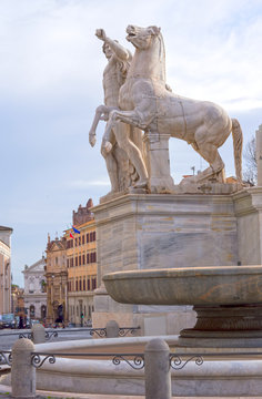 Fontaine Dioscuri près du palais Quirinal, Rome, Italie